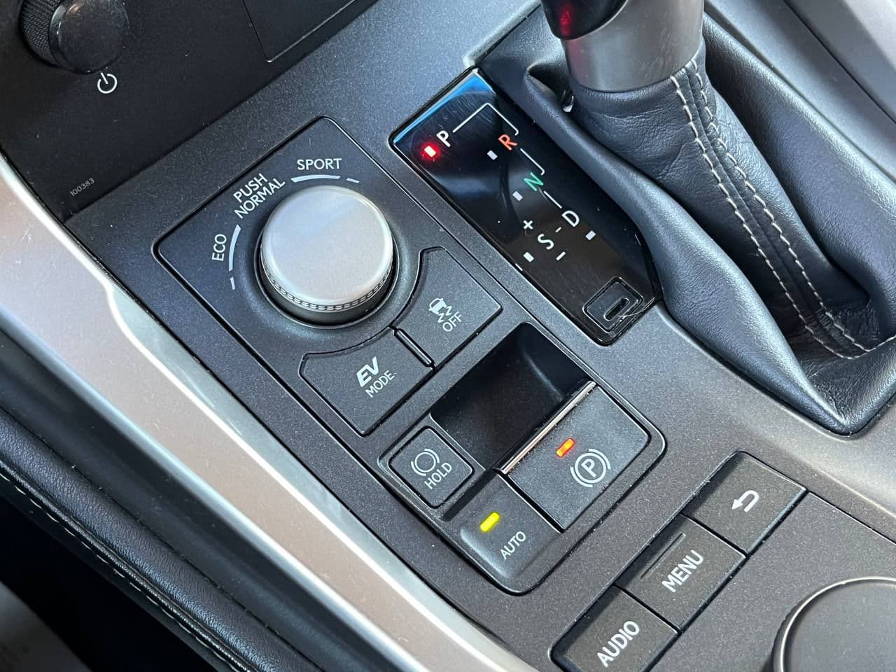 2014 Lexus NX 300H — Miniatură 12