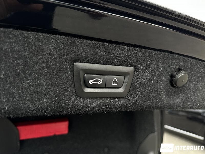 2017 BMW 520 — Miniatură 27