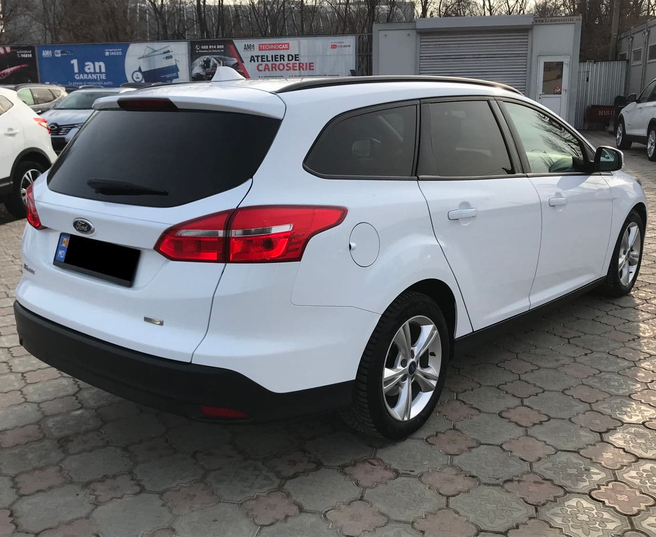 2016 Ford Focus — Miniatură 3