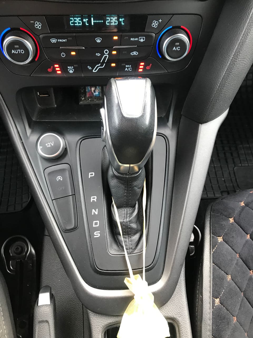 2016 Ford Focus — Miniatură 14