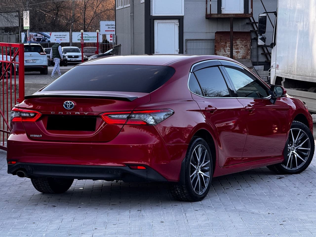 2021 Toyota Camry — Miniatură 2