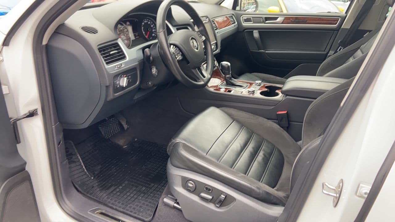2013 Volkswagen Touareg — Miniatură 6