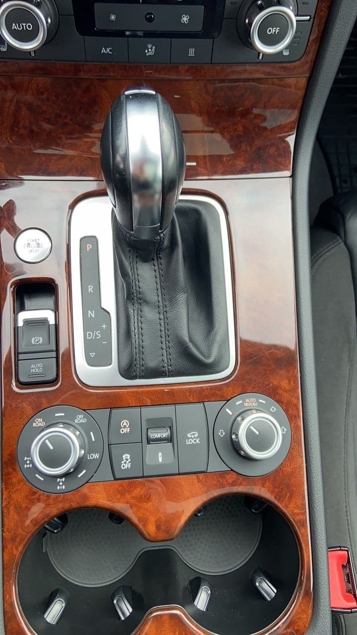 2013 Volkswagen Touareg — Miniatură 12