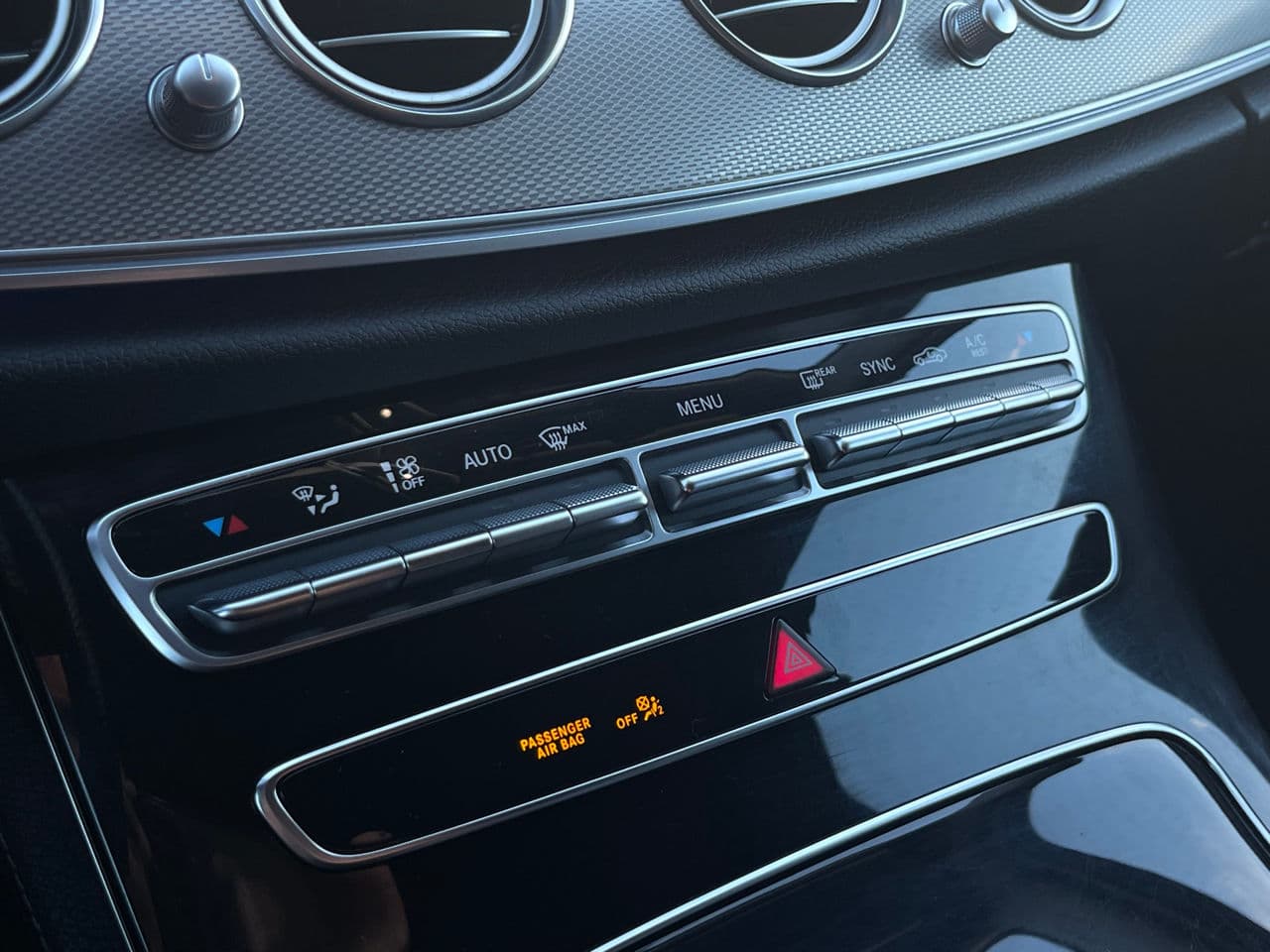 2017 Mercedes E 220 — Miniatură 12