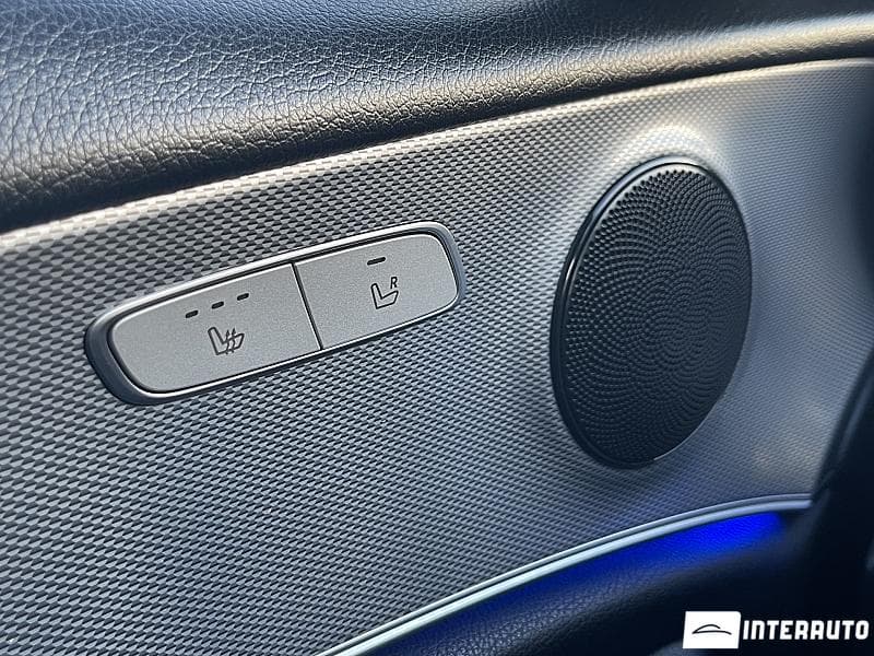 2017 Mercedes E 220 — Miniatură 6