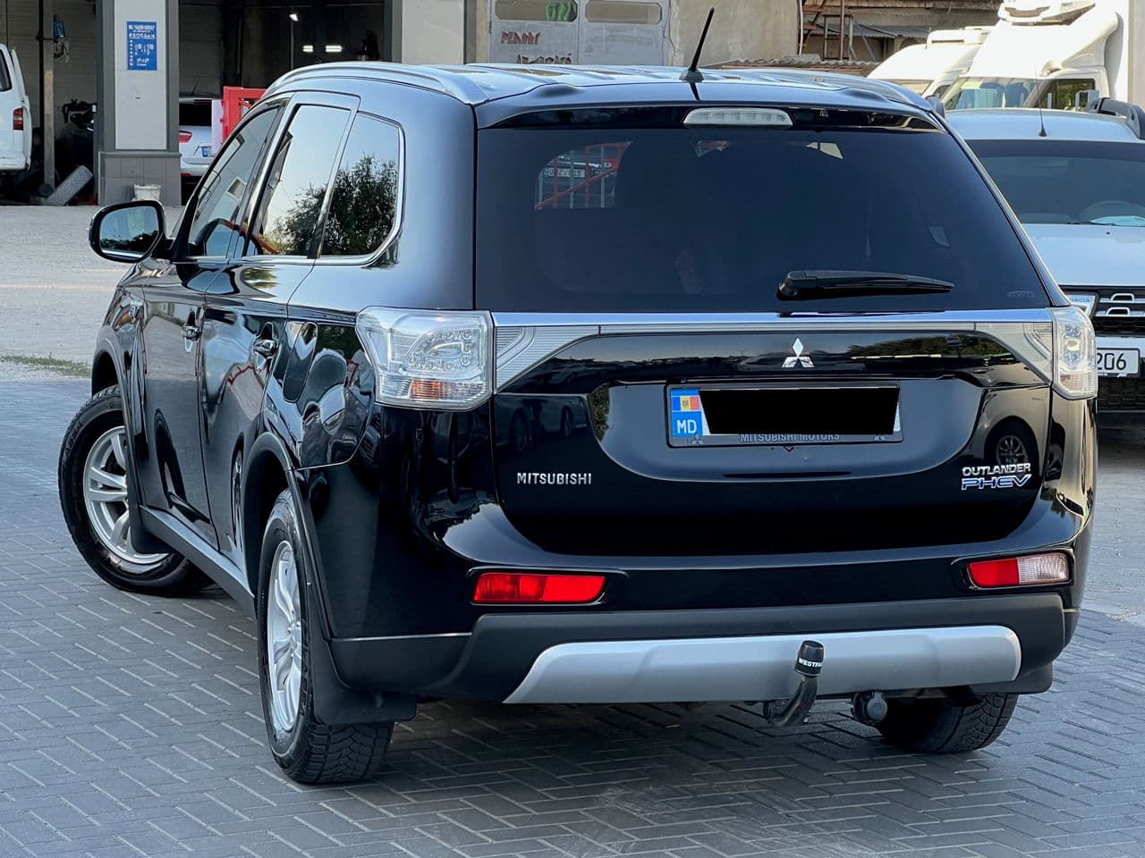 2014 Mitsubishi Outlander — Miniatură 2
