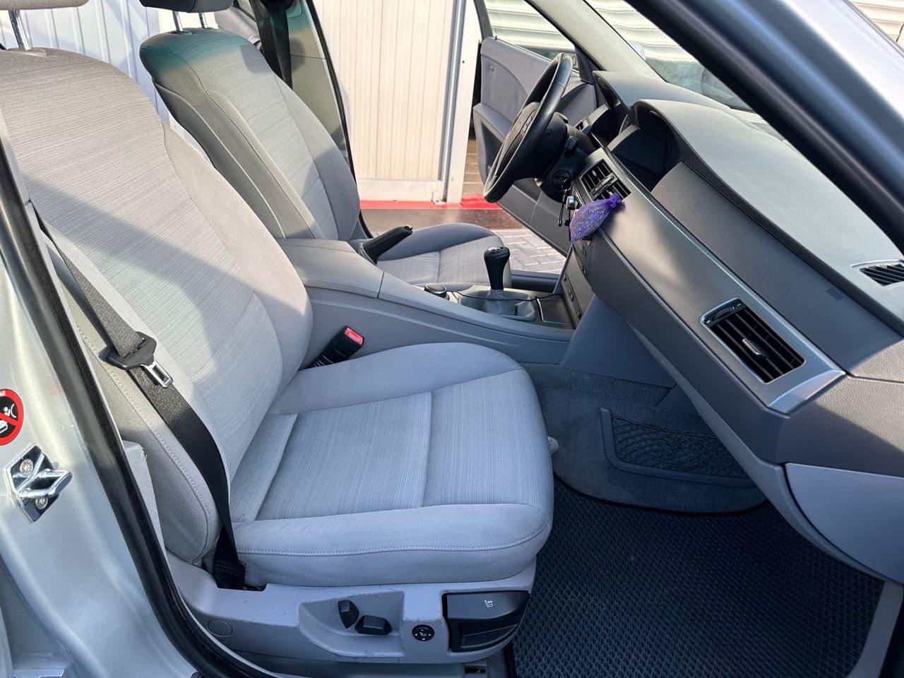2006 BMW 520 — Miniatură 13