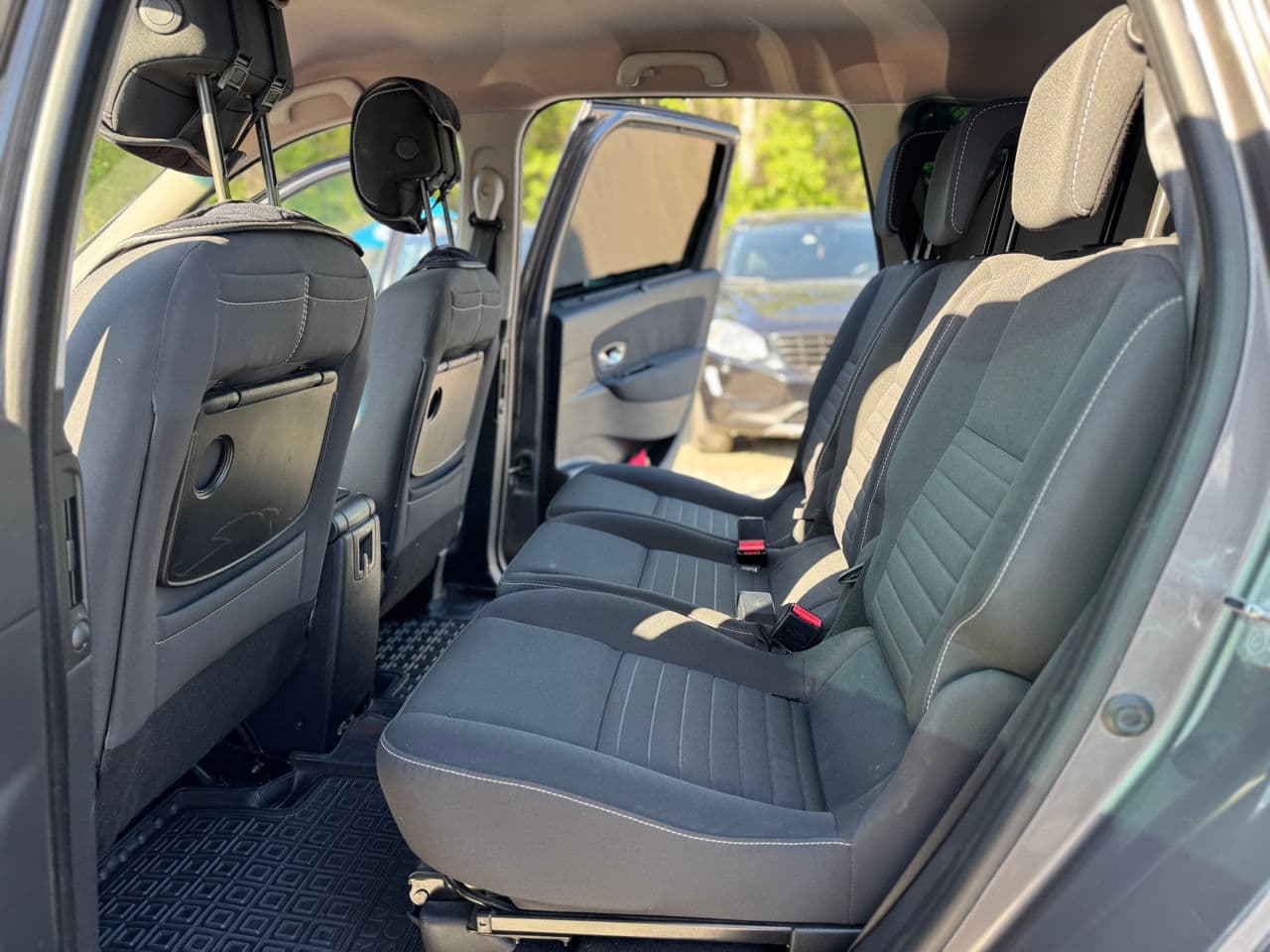 2014 Renault Scenic — Miniatură 16