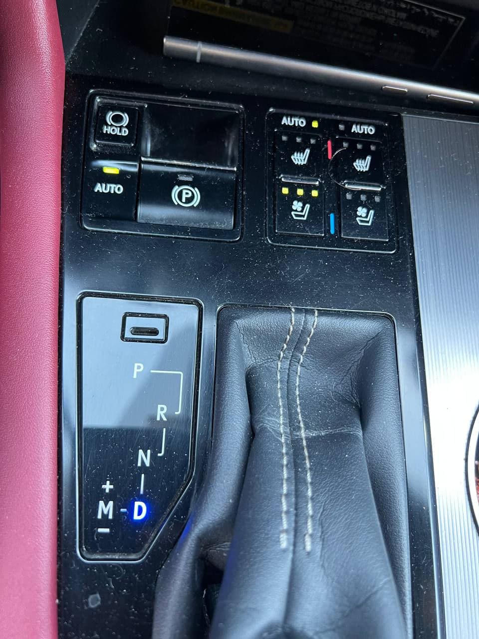 2016 Lexus RX 200t — Miniatură 14