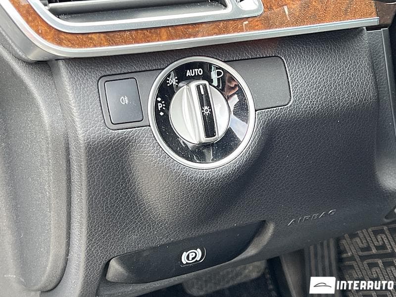 2013 Mercedes E 220 — Miniatură 19