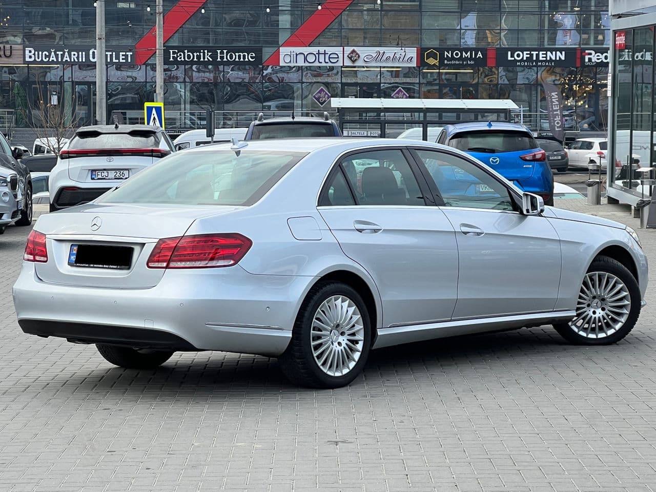 2013 Mercedes E 220 — Miniatură 3