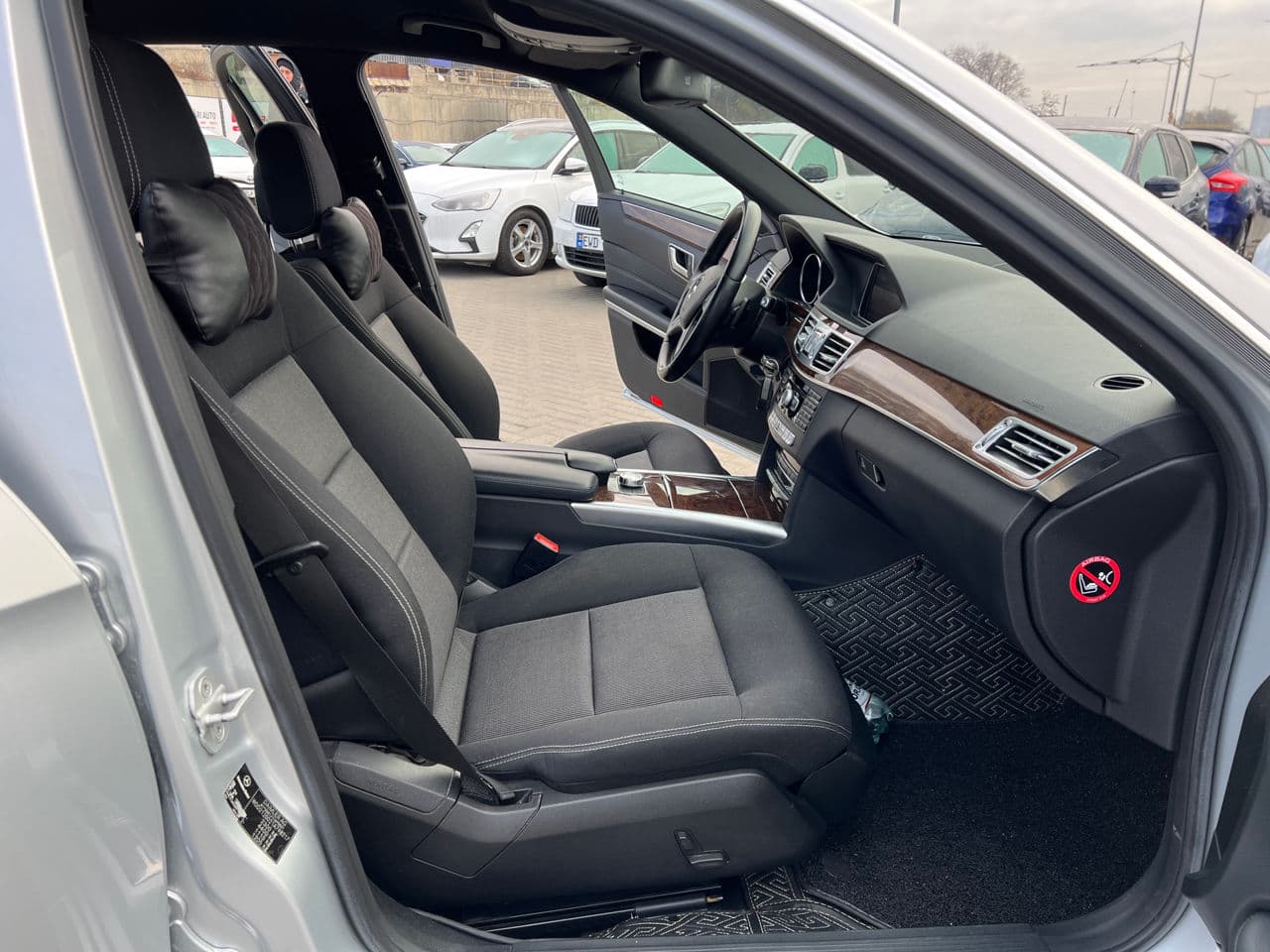 2013 Mercedes E 220 — Miniatură 16