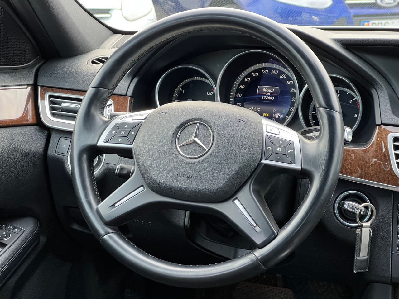 2013 Mercedes E 220 — Miniatură 7