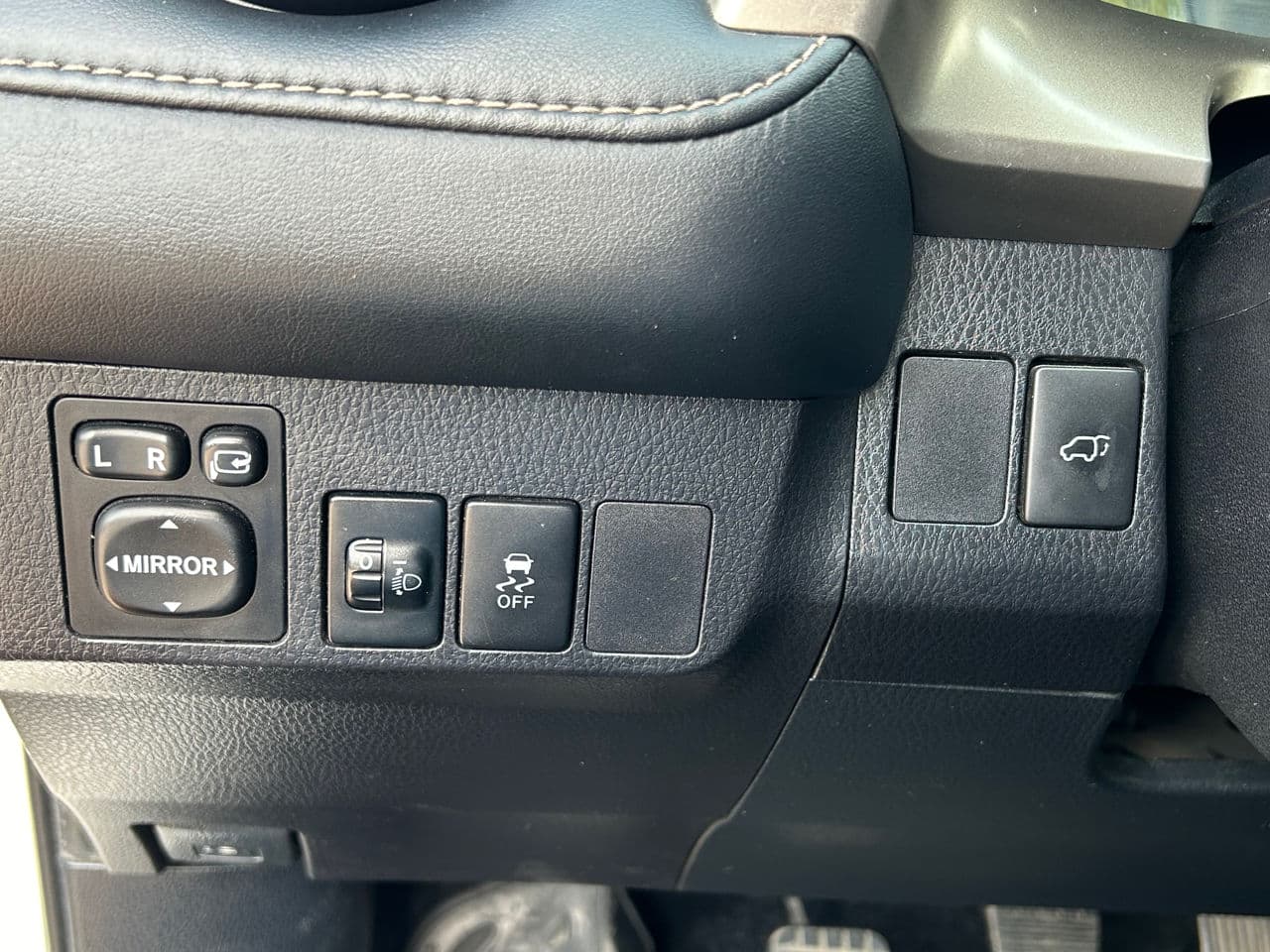 Toyota Rav-4 2015 — Миниатюра 8