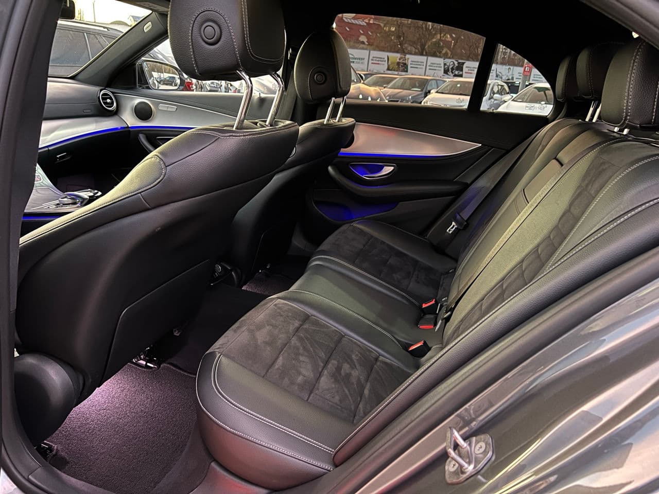 2016 Mercedes E 220 — Miniatură 20