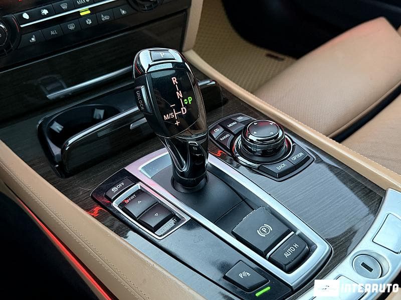 BMW 730 2011 — Миниатюра 13