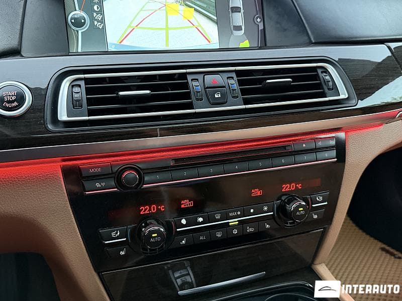 BMW 730 2011 — Миниатюра 12