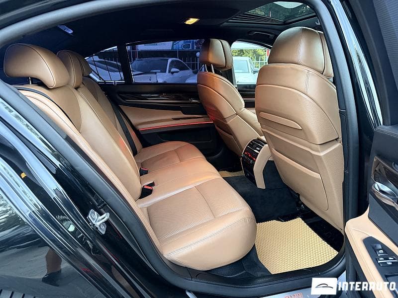BMW 730 2011 — Миниатюра 15