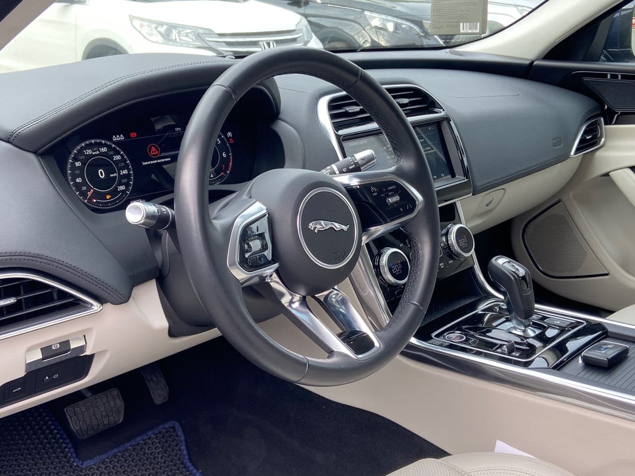 2020 Jaguar XE — Miniatură 8