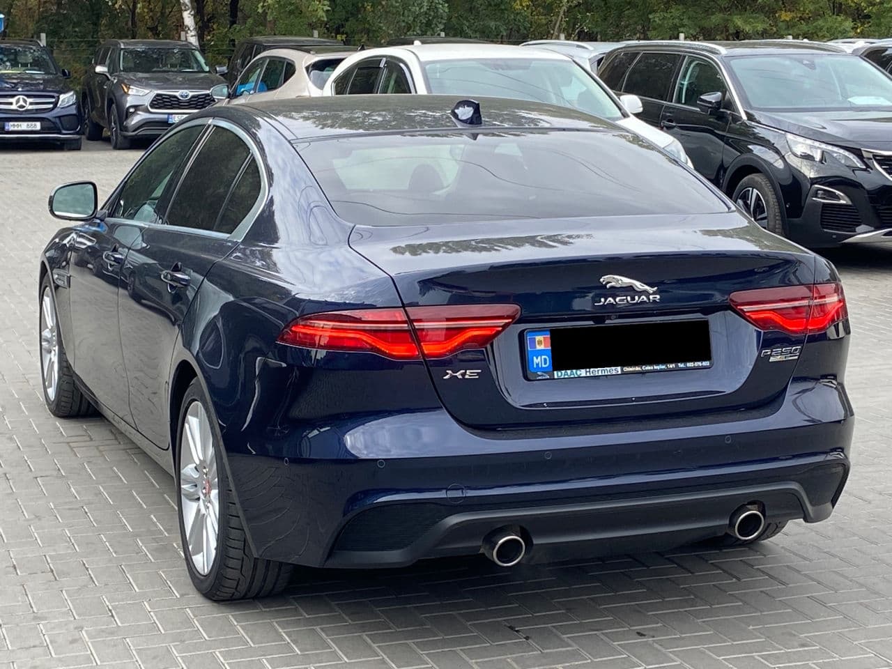 2020 Jaguar XE — Miniatură 2
