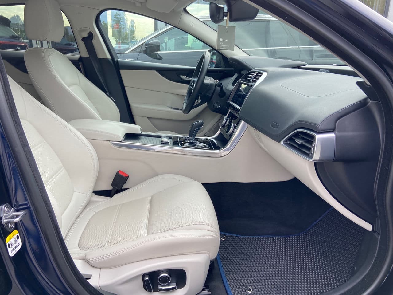 2020 Jaguar XE — Miniatură 17