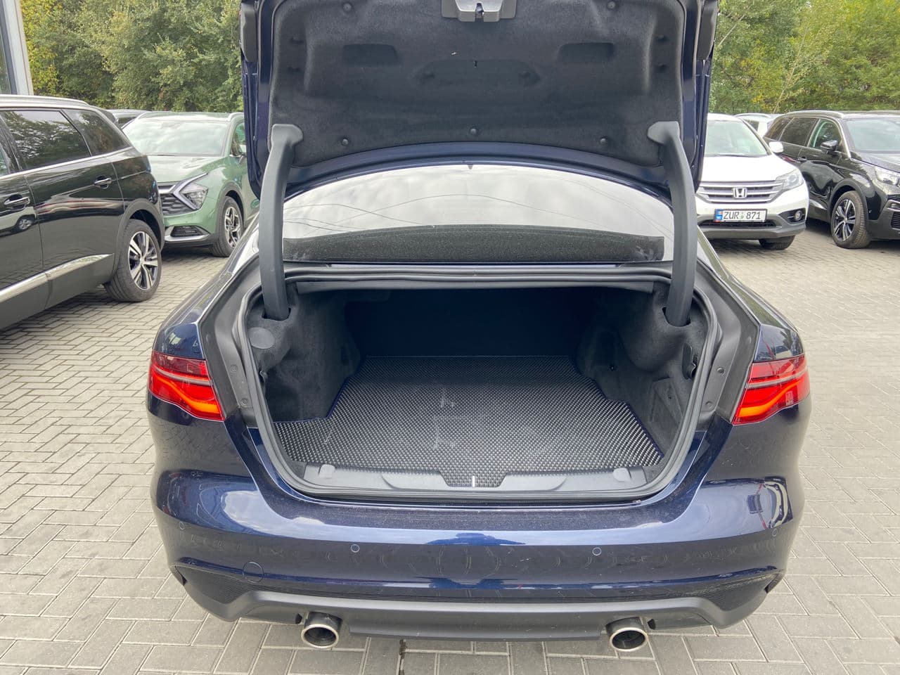 2020 Jaguar XE — Miniatură 5