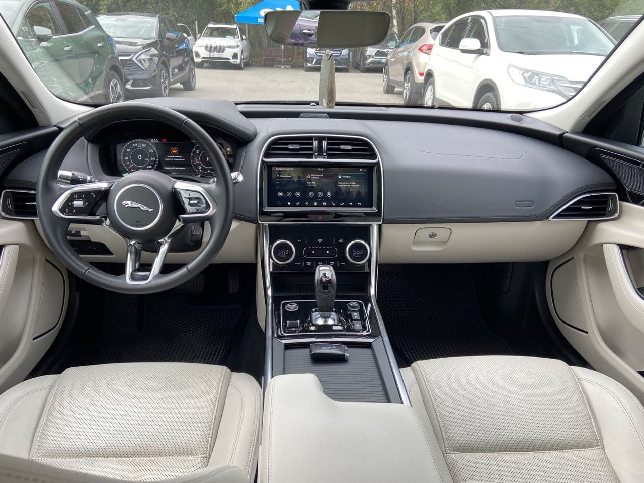 2020 Jaguar XE — Miniatură 15