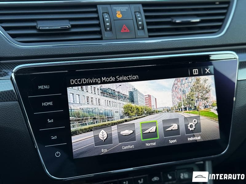 2018 Skoda Superb — Miniatură 15