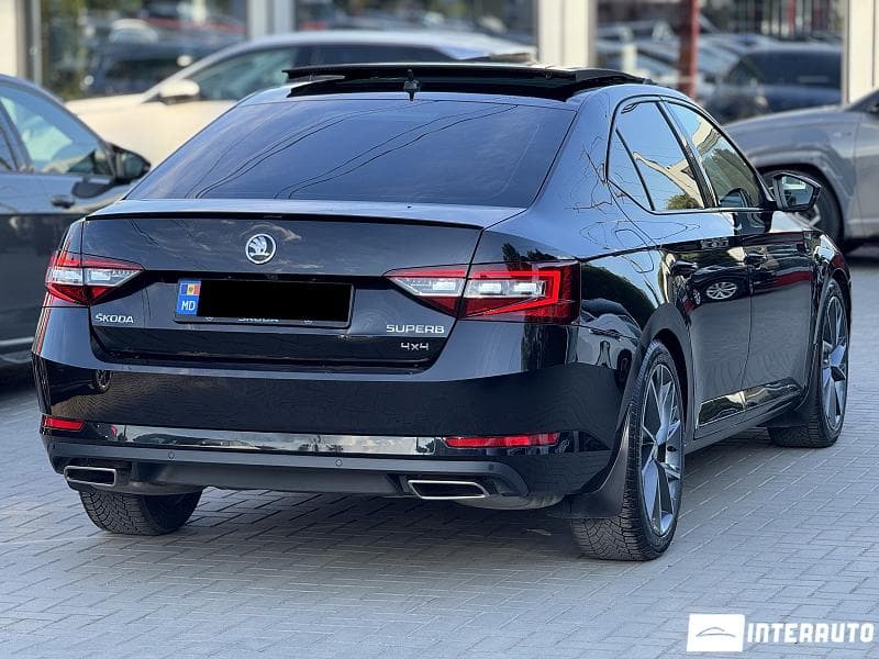 2018 Skoda Superb — Miniatură 2