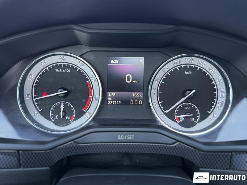 2018 Skoda Superb — Miniatură 13