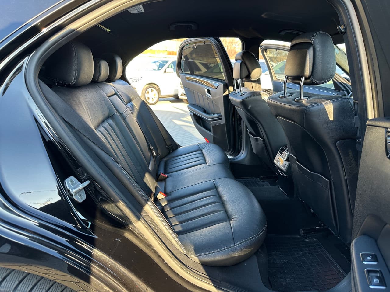 2013 Mercedes E 250 — Miniatură 16