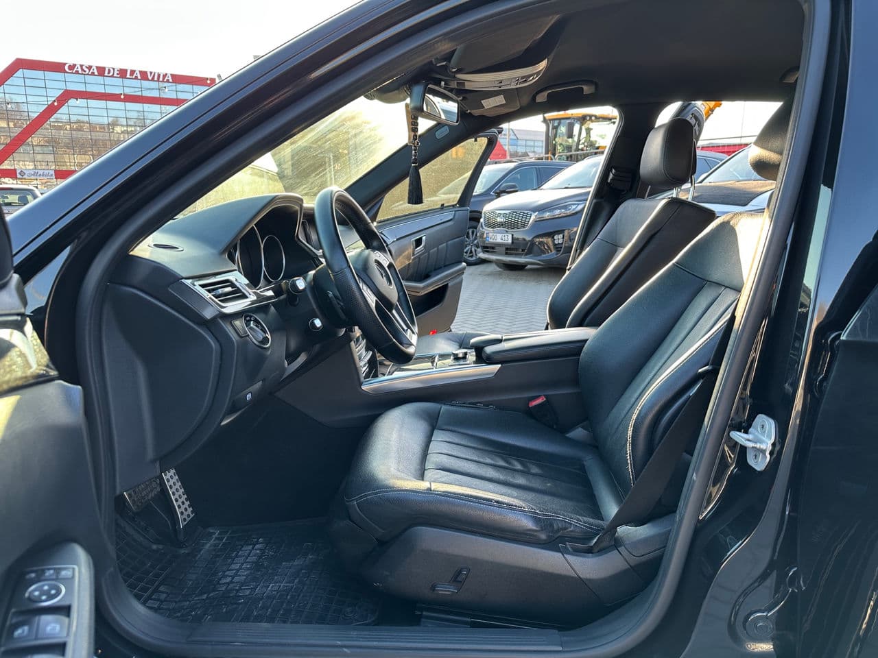 2013 Mercedes E 250 — Miniatură 5