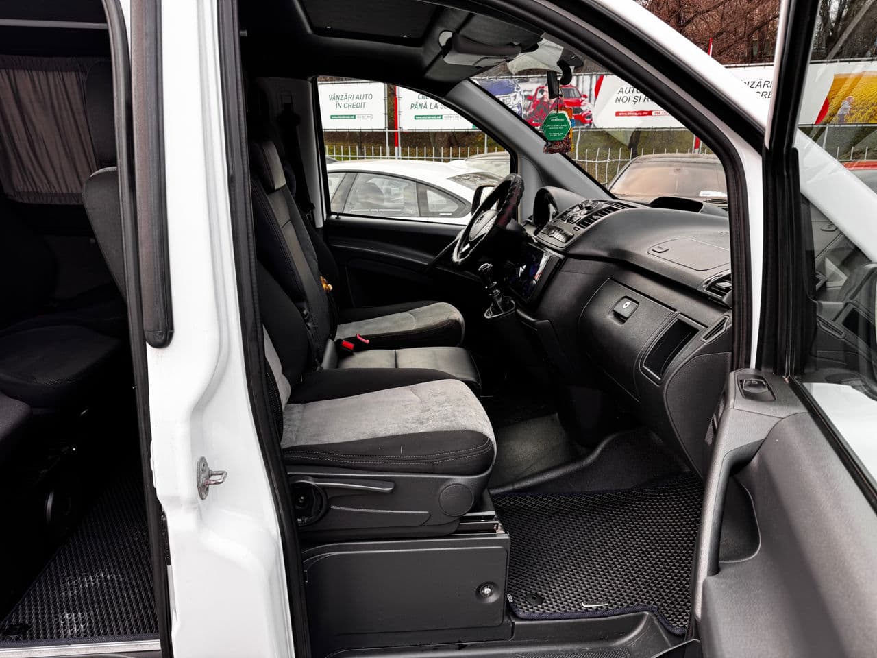 2011 Mercedes Vito — Miniatură 7