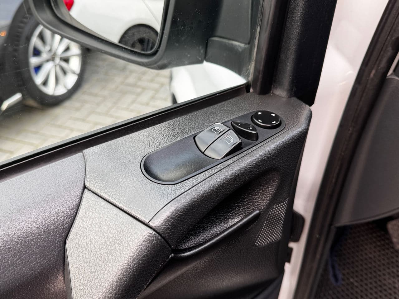2011 Mercedes Vito — Miniatură 11