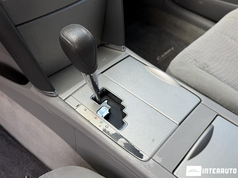 2010 Toyota Camry — Miniatură 11