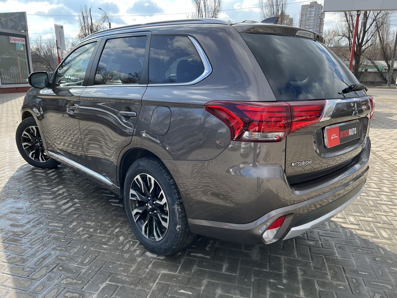 2018 Mitsubishi Outlander — Miniatură 3