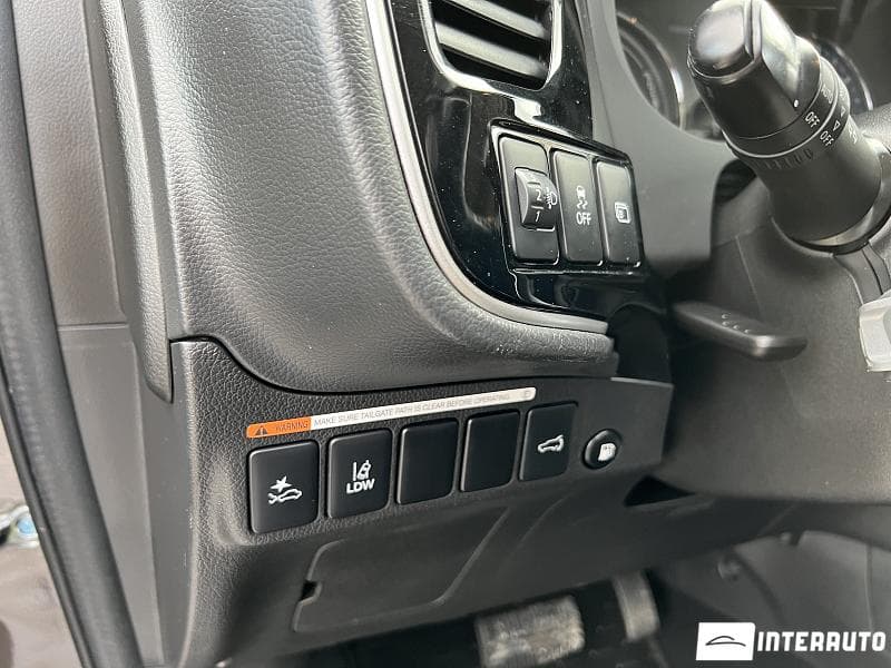2018 Mitsubishi Outlander — Miniatură 12