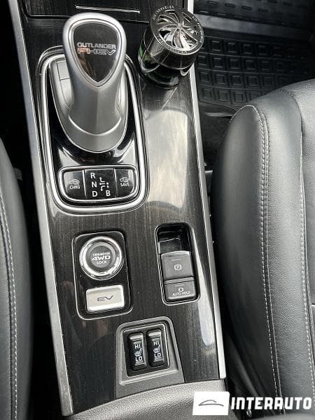 2018 Mitsubishi Outlander — Miniatură 9