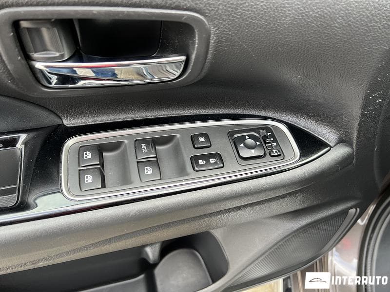 2018 Mitsubishi Outlander — Miniatură 11