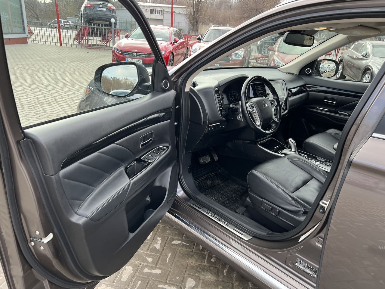 2018 Mitsubishi Outlander — Miniatură 15