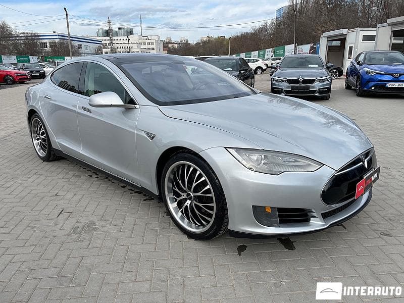 2013 Tesla Model S — Miniatură 3