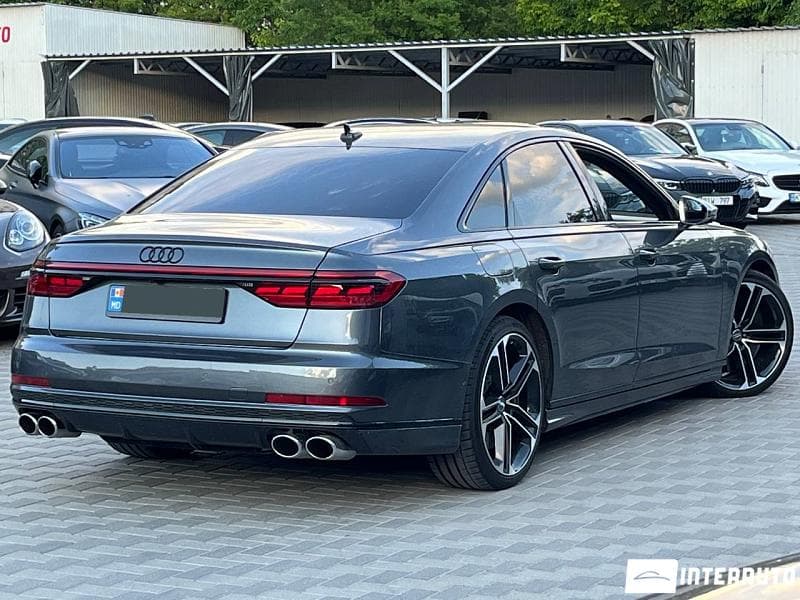 2020 Audi S8 — Miniatură 2