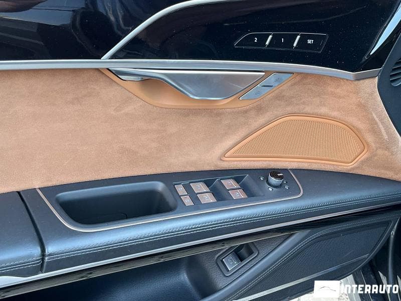 2020 Audi S8 — Miniatură 5