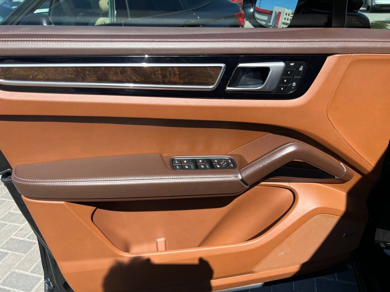 Porsche Cayenne 2022 — Миниатюра 8