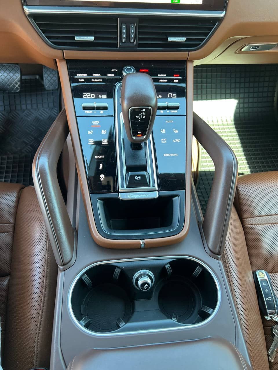 Porsche Cayenne 2022 — Миниатюра 20