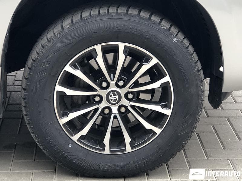 2010 Toyota Land Cruiser Prado — Miniatură 25