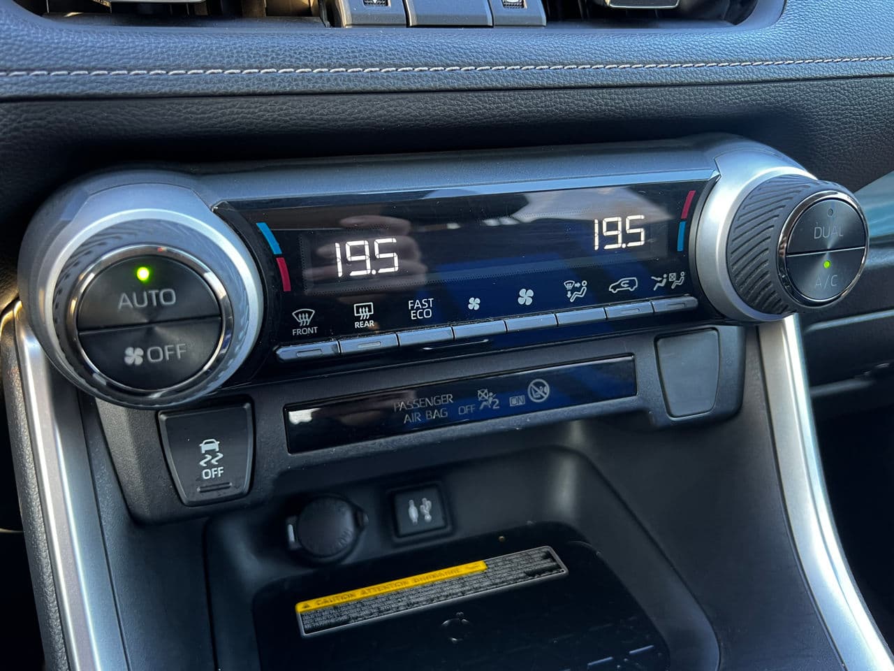 Toyota Rav-4 2019 — Миниатюра 12