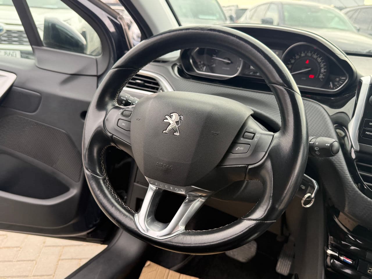 Peugeot 2008 2019 — Миниатюра 7
