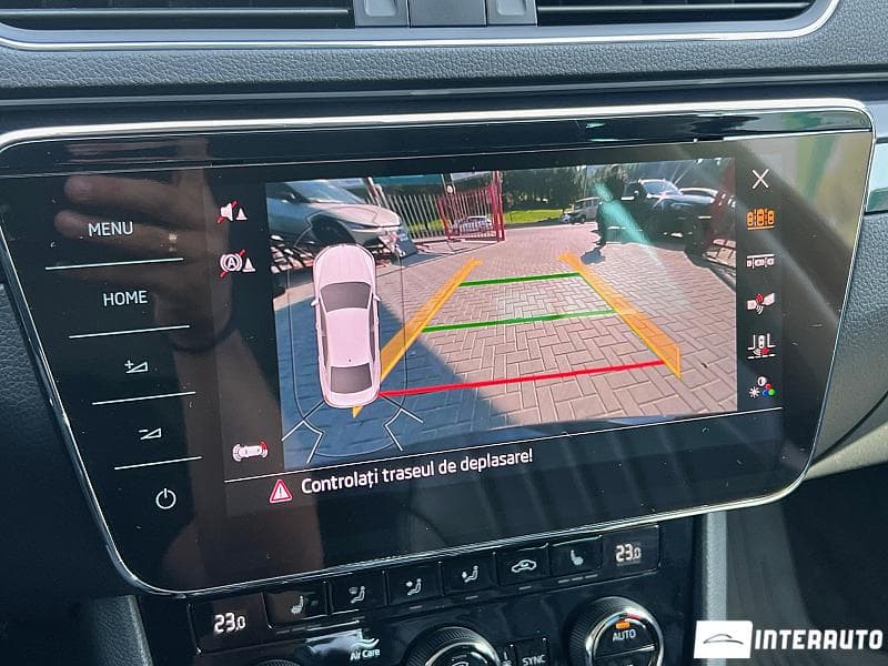 2018 Skoda Superb — Miniatură 10