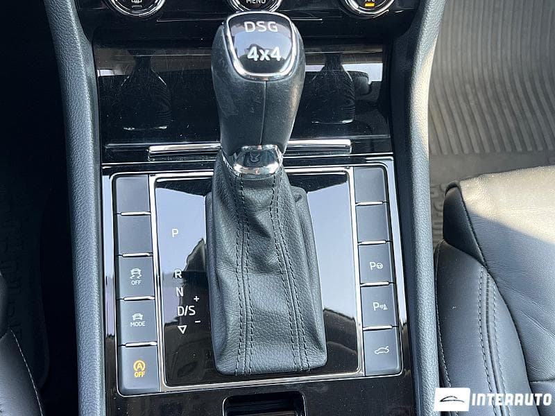 2018 Skoda Superb — Miniatură 12